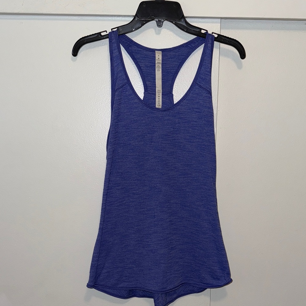 Lululemon essential tank